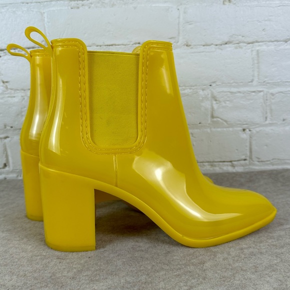 Jeffrey Campbell Shoes - Jeffrey Campbell Hurricane Block Heel Chelsea Boot Yellow Shiny Women’s Size 8